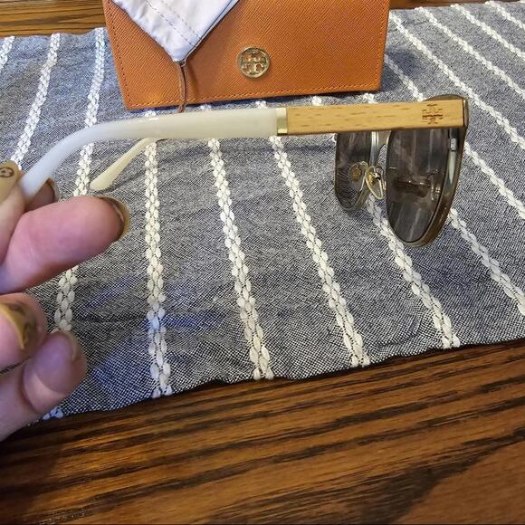 EUC Authentic Tory Burch Sunglasses Set - Picture 5 of 11